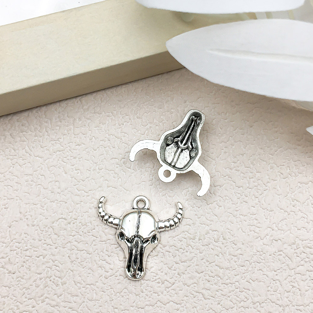 12:1 antique silver Halloween skull bull head 19x18mm-16969-2.3g