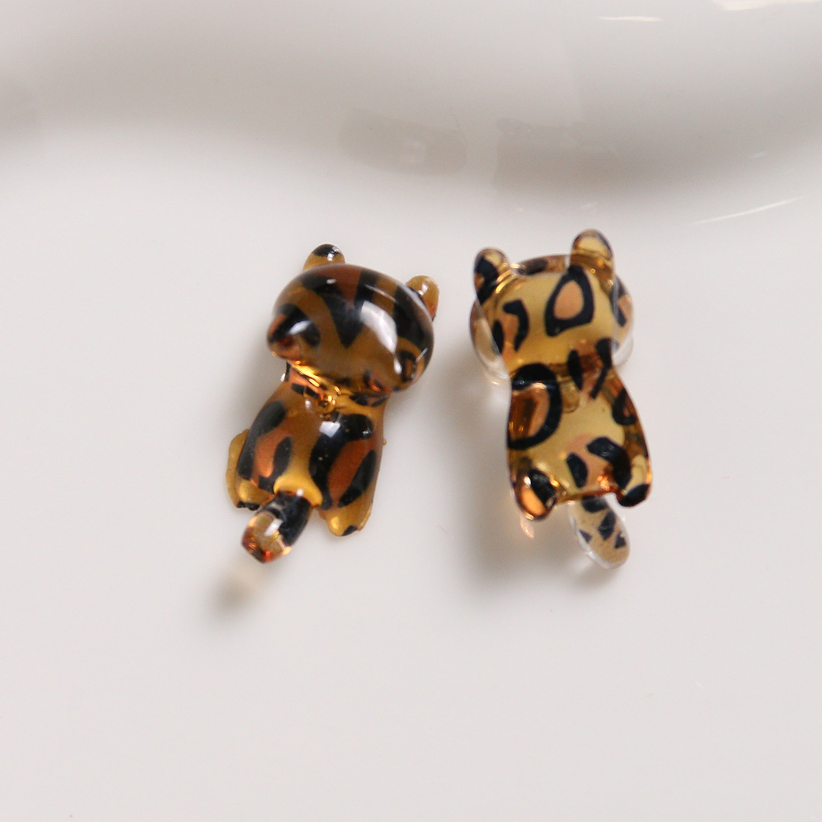 1 dunkle Kaffee-Farbe