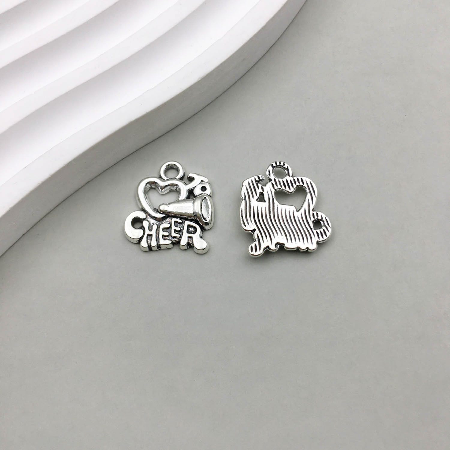 5:1 antique silver cheerleading sports letter cheer16 * 18mm-1.9g-9832