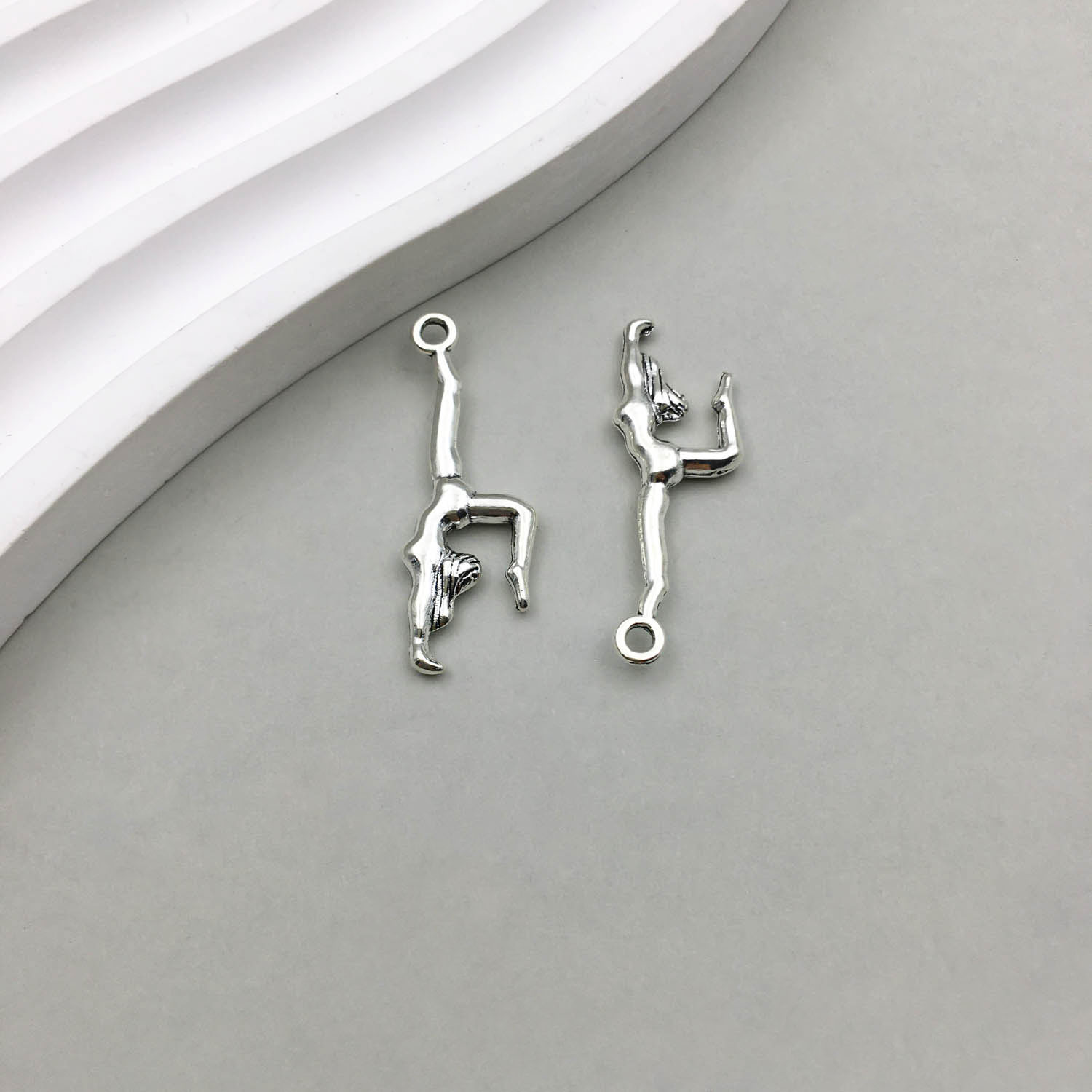 6:1 antique silver cheerleading gymnastics team sports 10*30mm-1.1g-9833