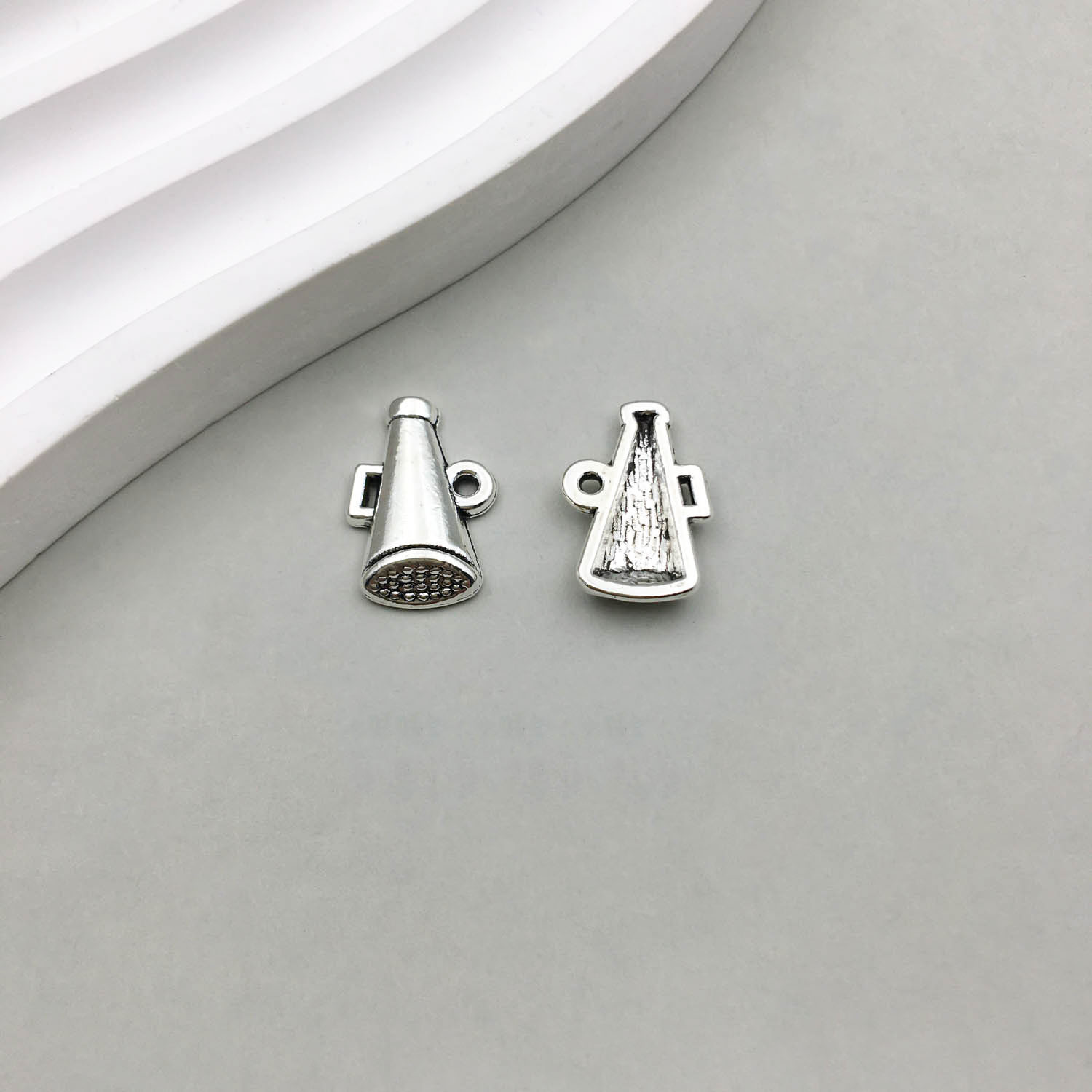 9:1 antique silver sports cheerleading horn 10*10mm-0.9g-15717