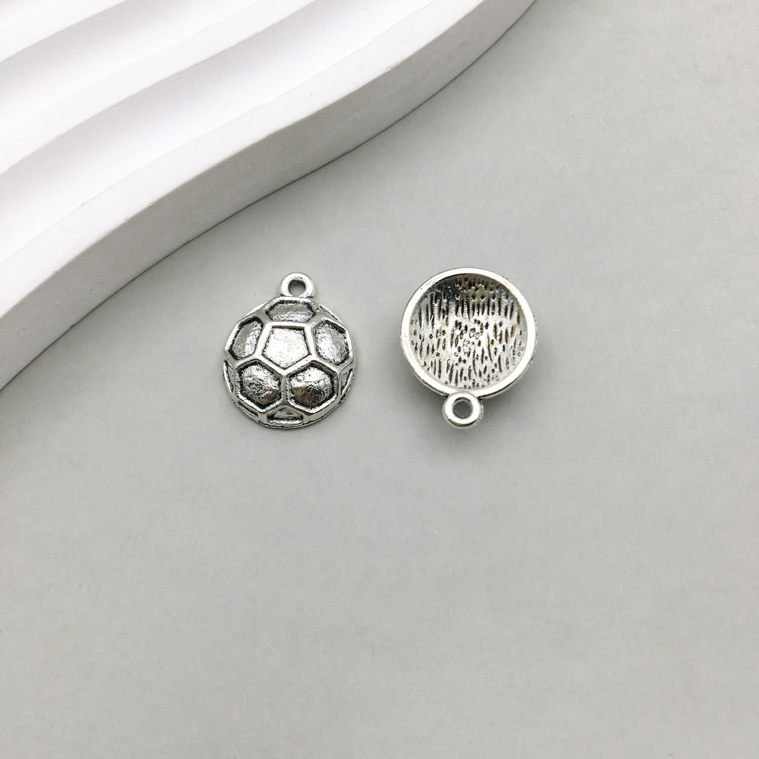 10:1 antique silver round Sports Football 13*16mm-1.6g-15721