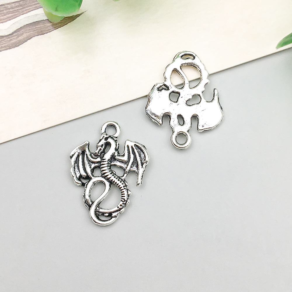 2:1 antique silver small flying dragon 15*20mm-1.2g-8266