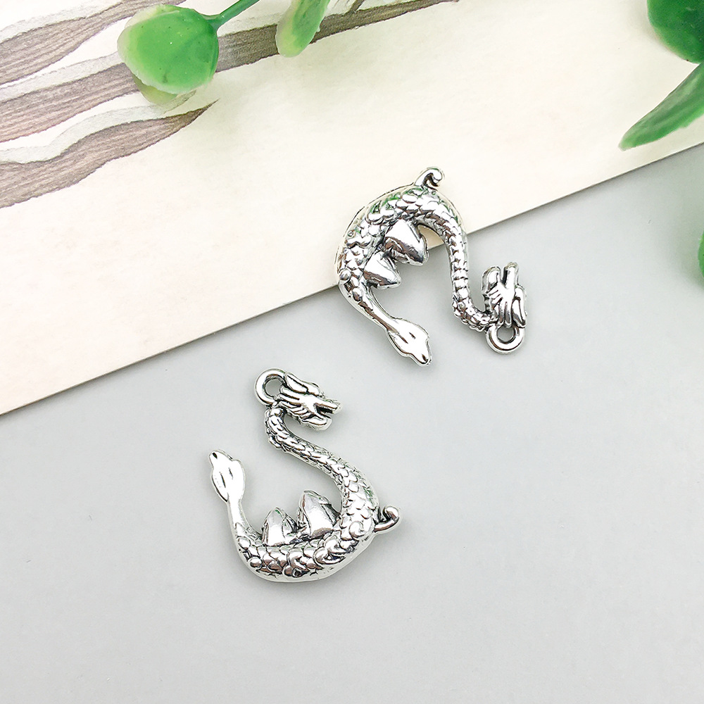 8:1 antique silver chinese style dragon 15*21mm-2.3g-18404