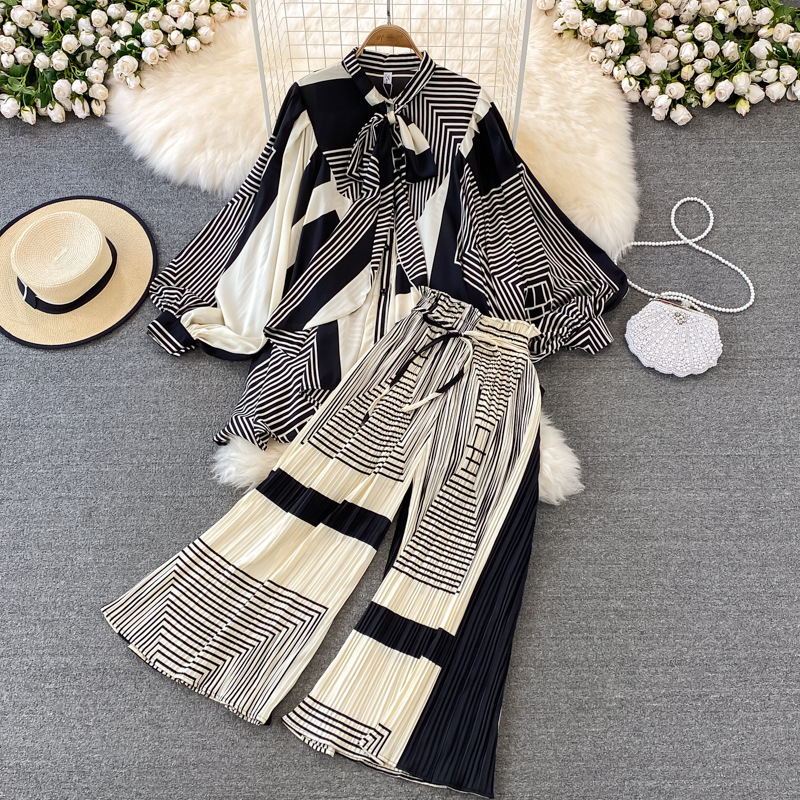 apricot bottom black