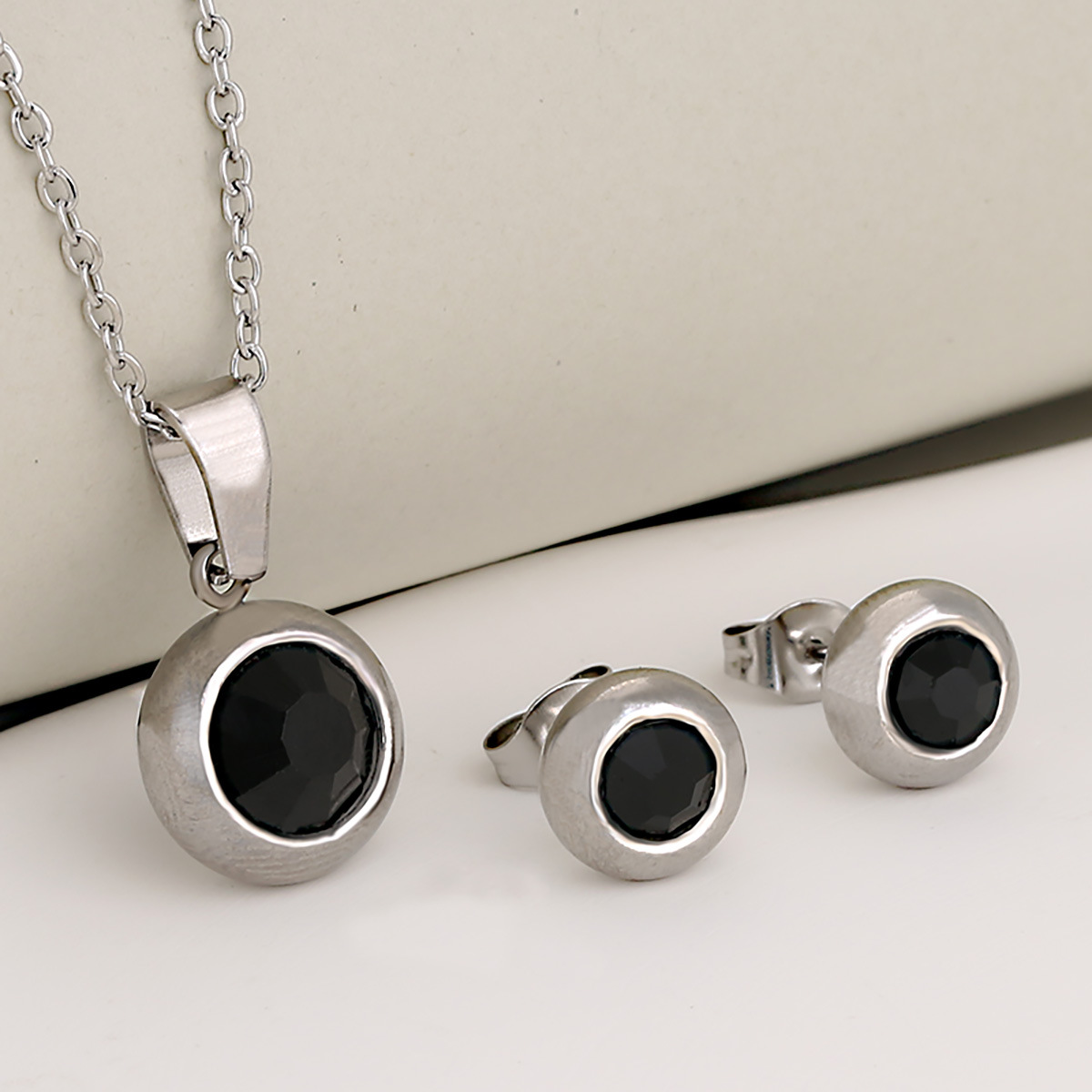 Steel- Black diamond