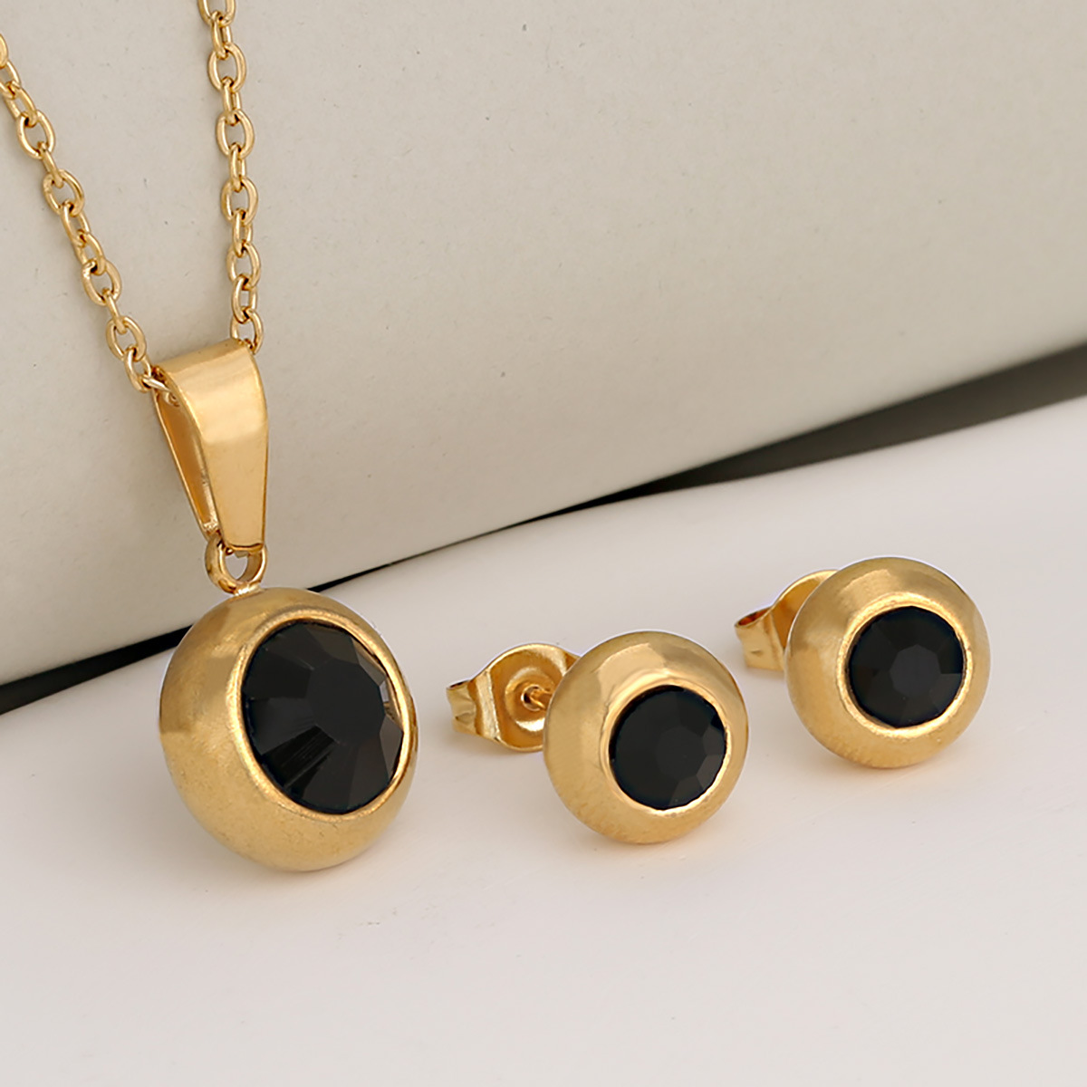 Gold - black diamond