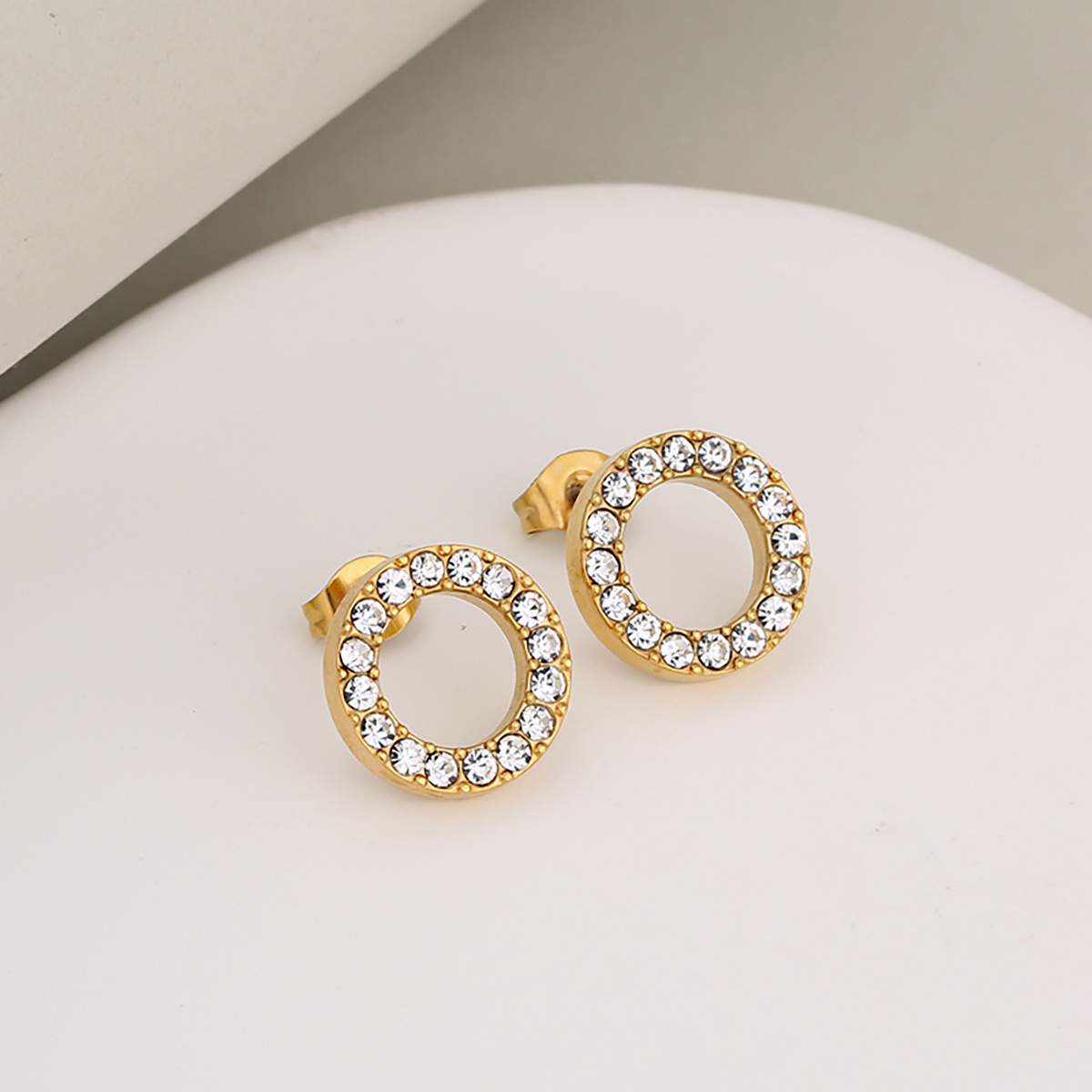 5:Gold   white stone (earrings)