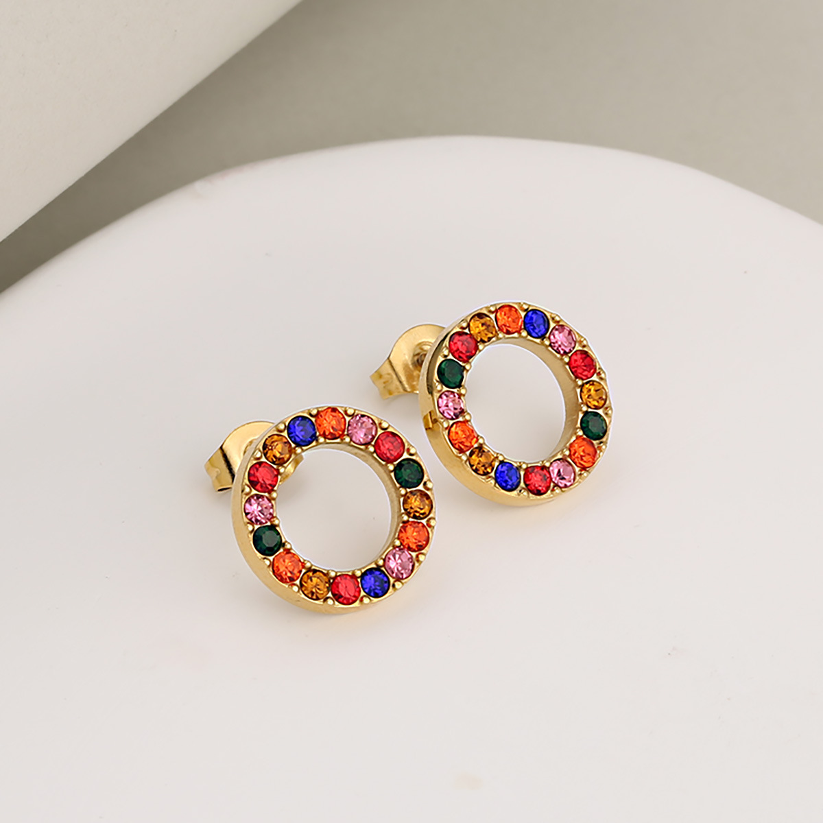 6:Gold   colored stones (earrings)