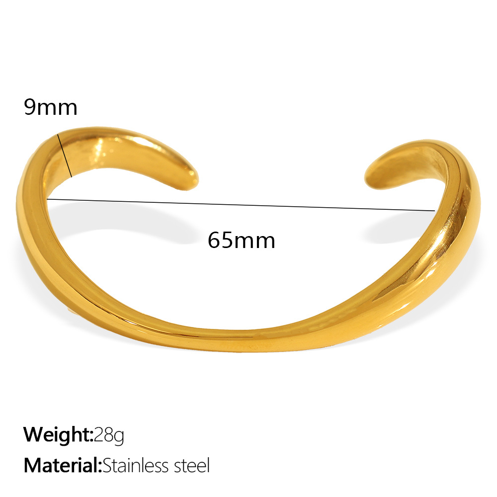 3:Sz182 gold bracelet