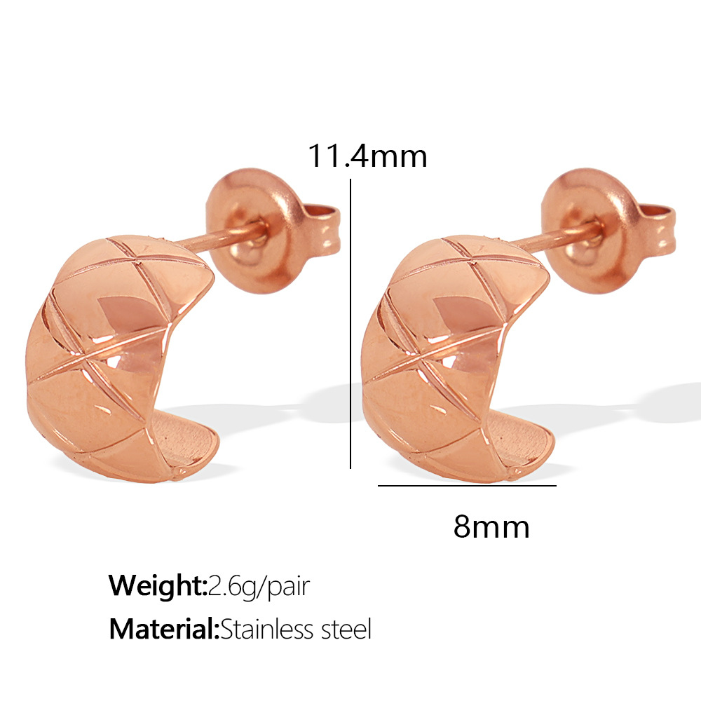 5:EH04 small rose earrings