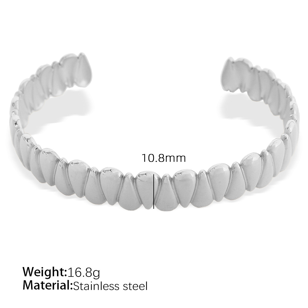 4:Sz148 adjustable silver bracelet