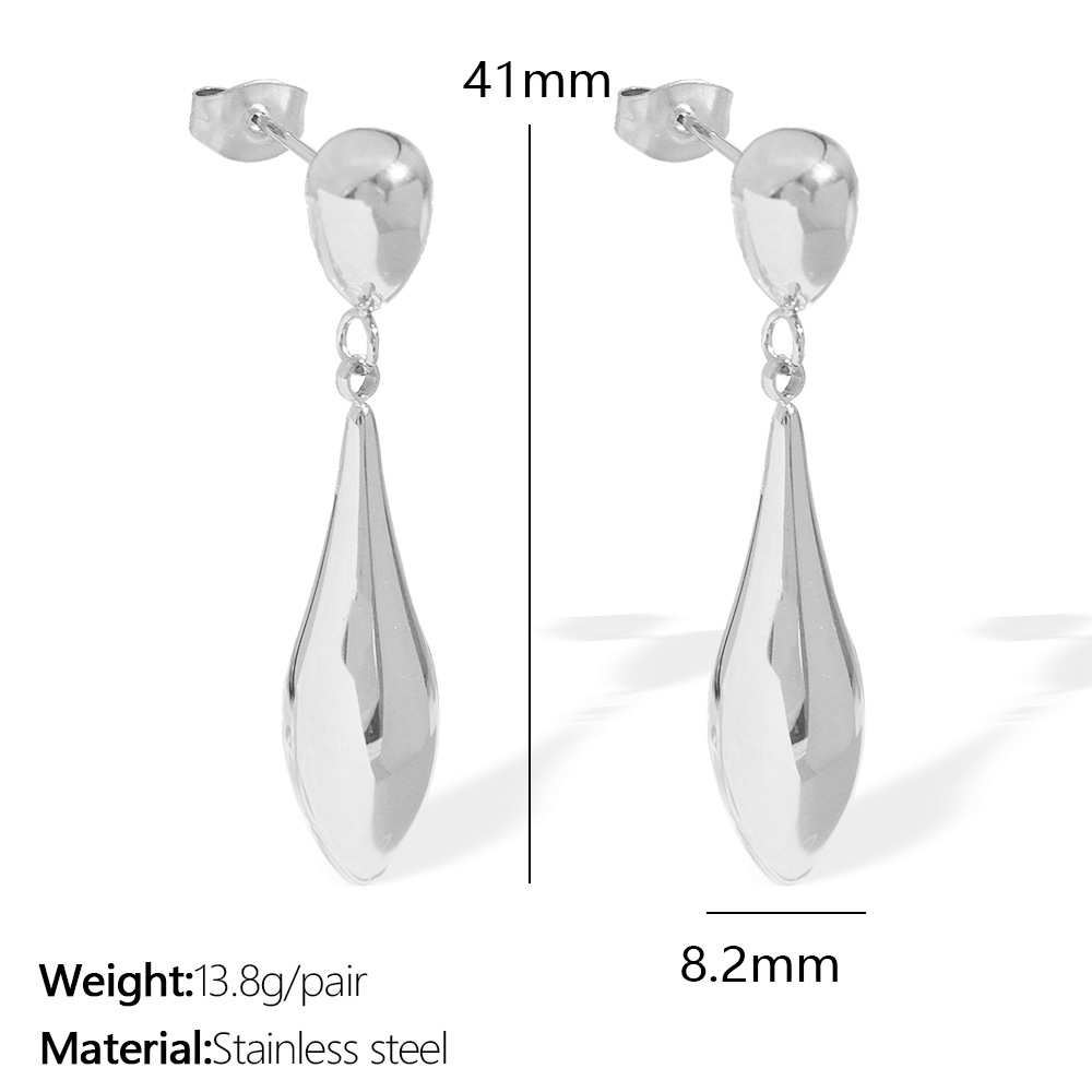 2:Eh857s silver earrings