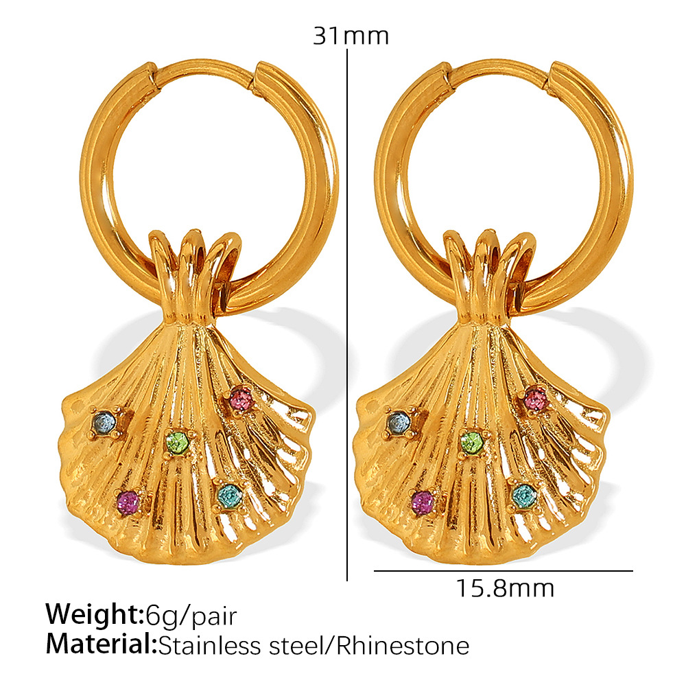 4:EH381 gold earrings