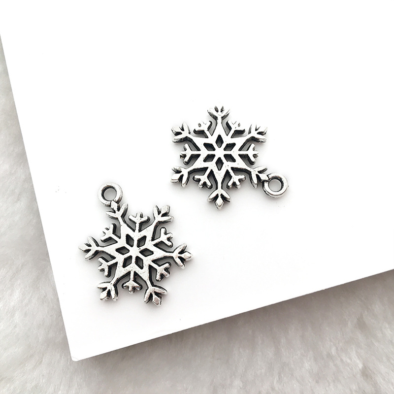 4:1 antique silver snowflake 15x18mm-13881