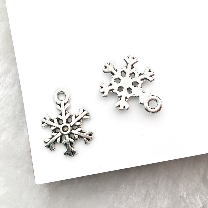 8:1 antique silver snowflake 15x17mm-13885