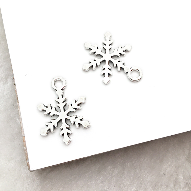 9:1 antique silver snowflake 13x19mm-14026