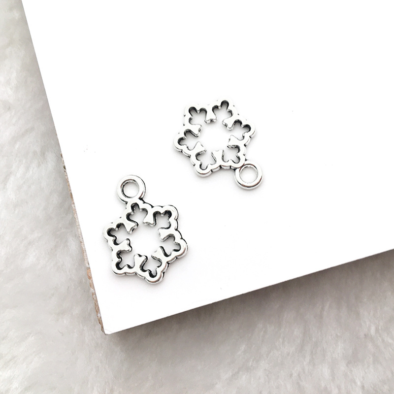 10:1 antique silver snowflake 15x16mm-14027