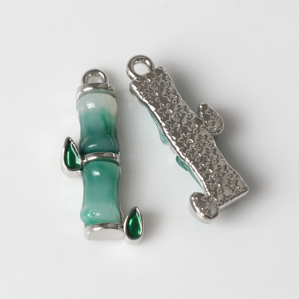 3:Silver background green 1