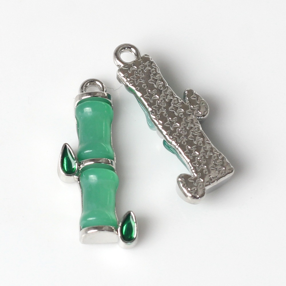 4:Silver background green 2