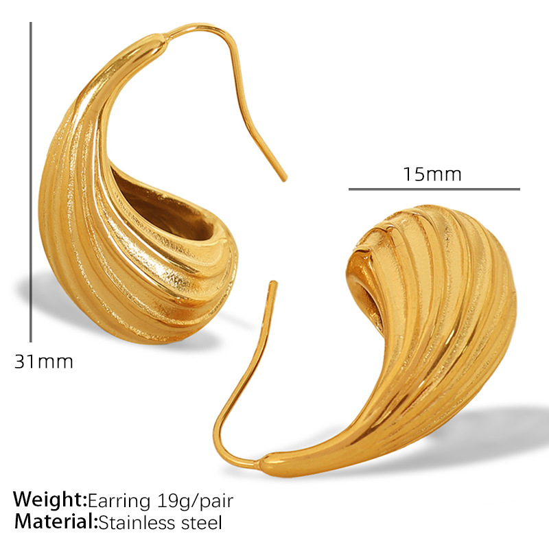 Gold bracelet Gold necklace Silver necklace Silver