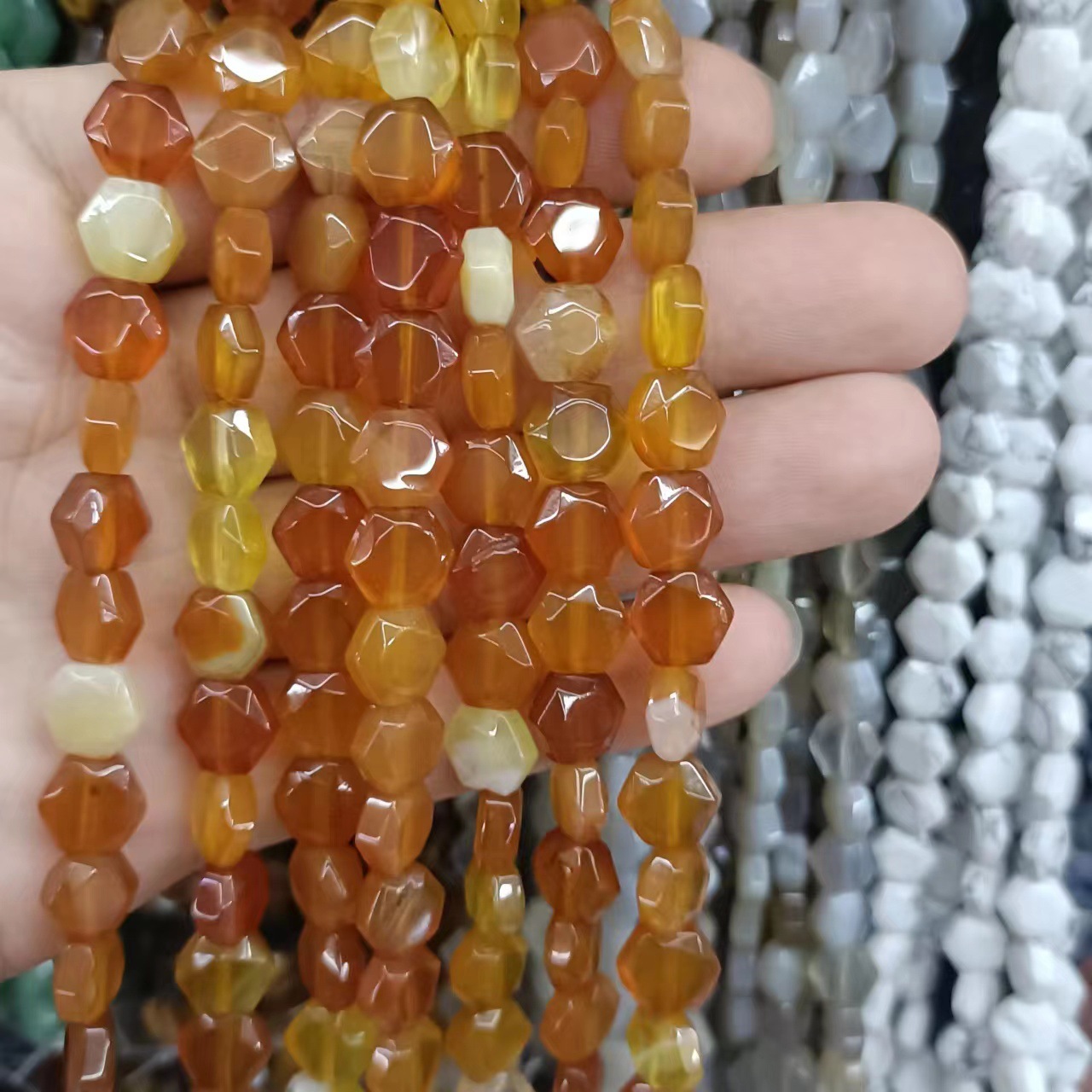 6 Agate rouge