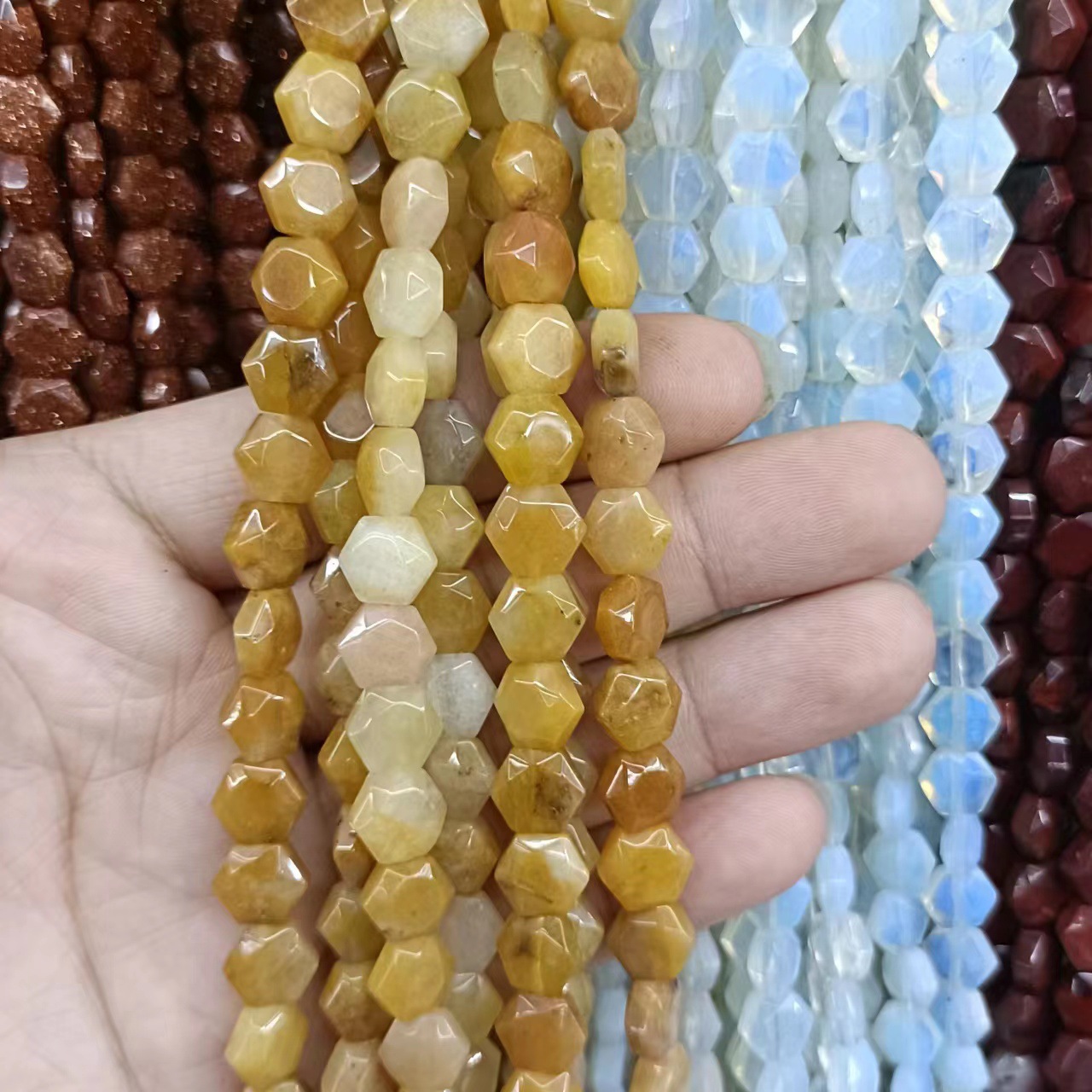 13 Jade jaune