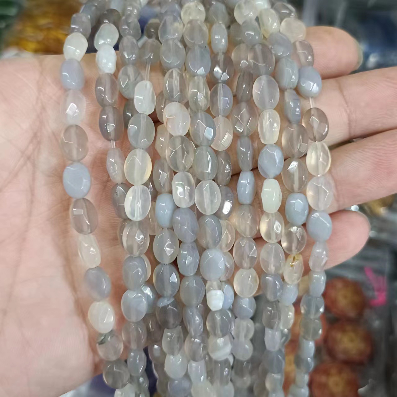 grey agate 6 * 8mm (about 25 pieces)