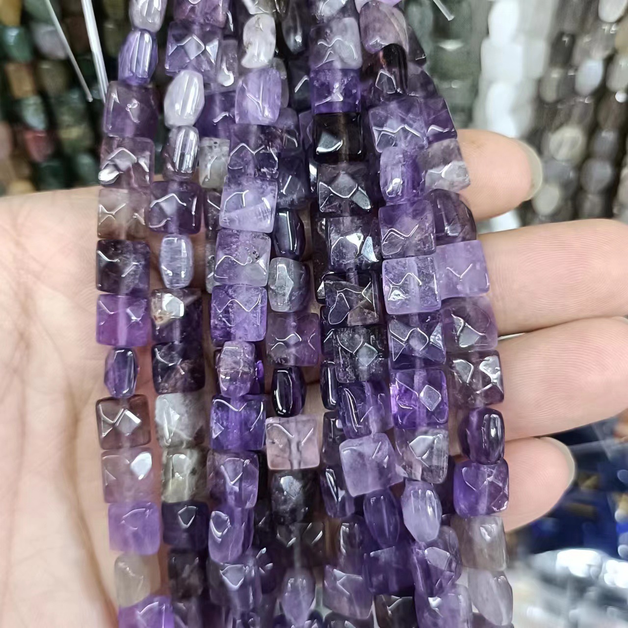 Amethyst 8*8 * 5mm (about 25 pieces)