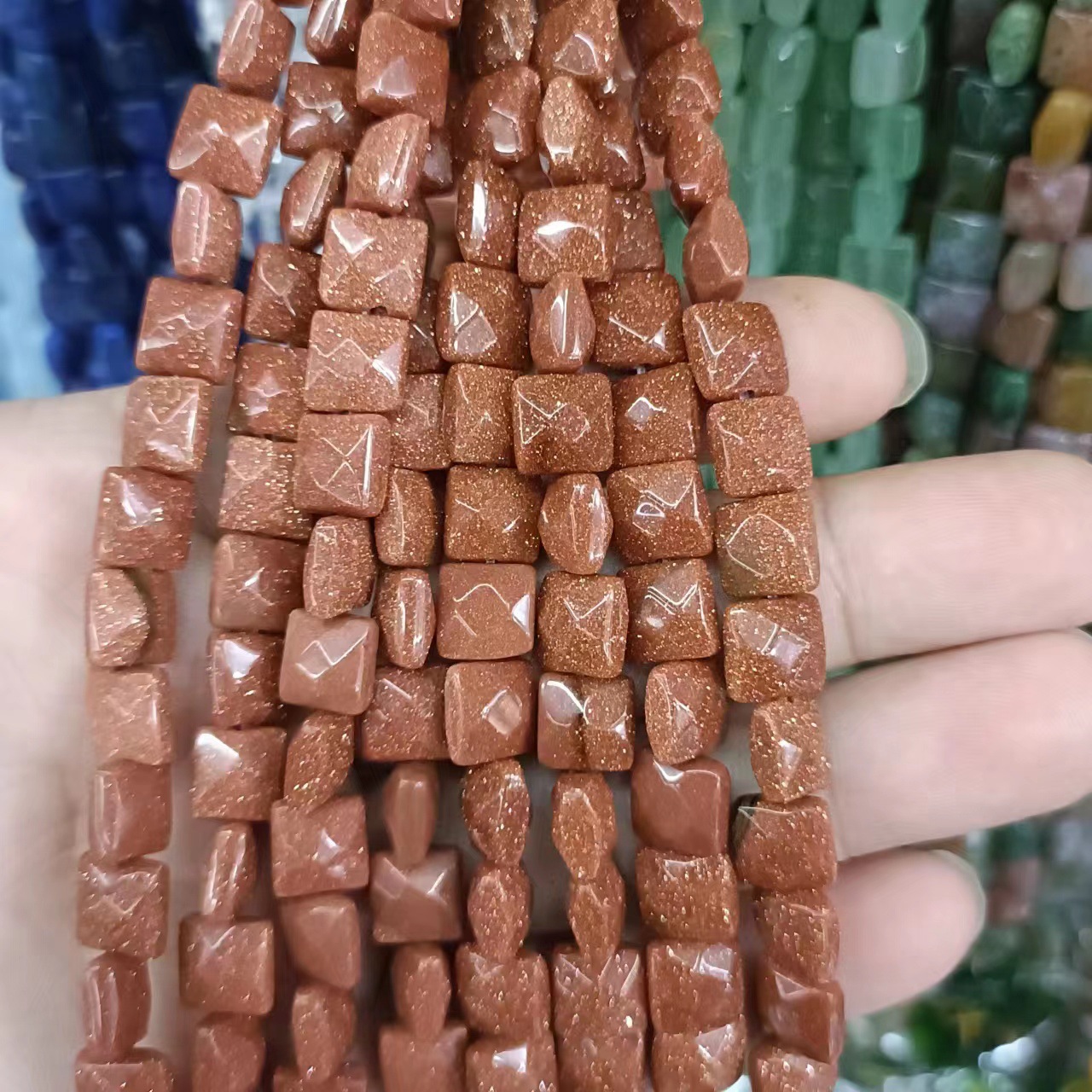 Goldstone 10*10 * 5mm (about 20 pieces)