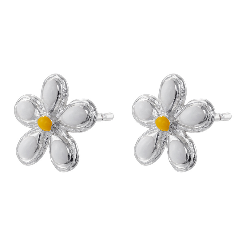 4:1 pair of white gold white oil drop five-petal flower earrings