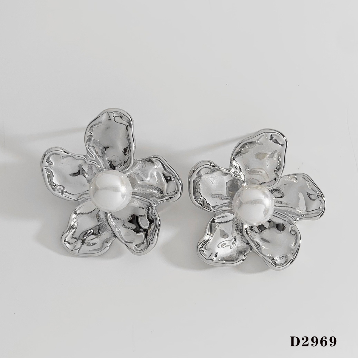 2:Flower silver earrings d2969