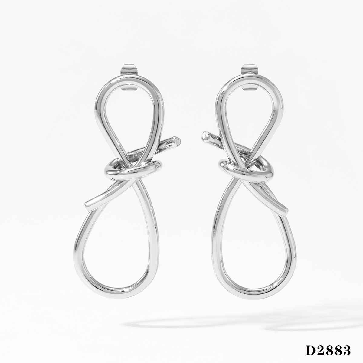 2:Silver earrings (d2883)