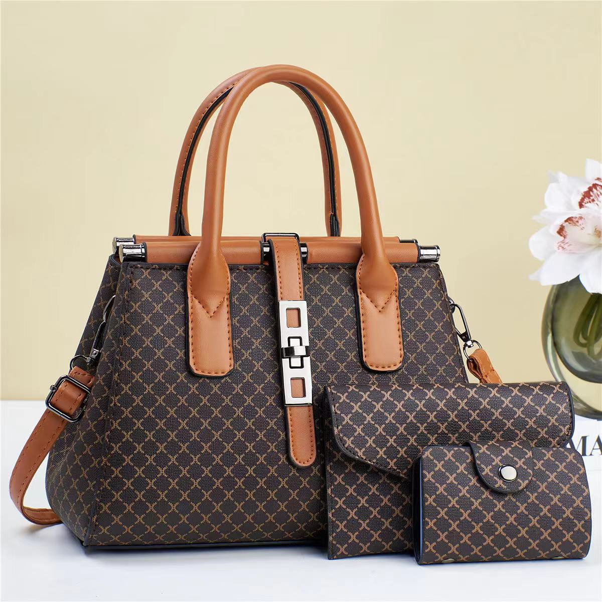 Coffee with yellowish brown