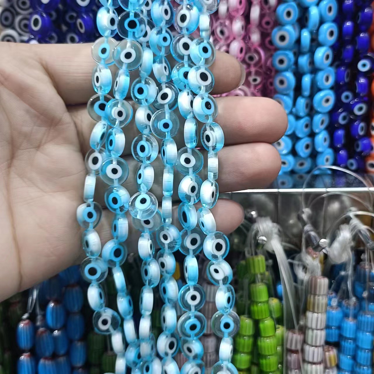 Transparent blue and white 6mm (about 60 pieces)