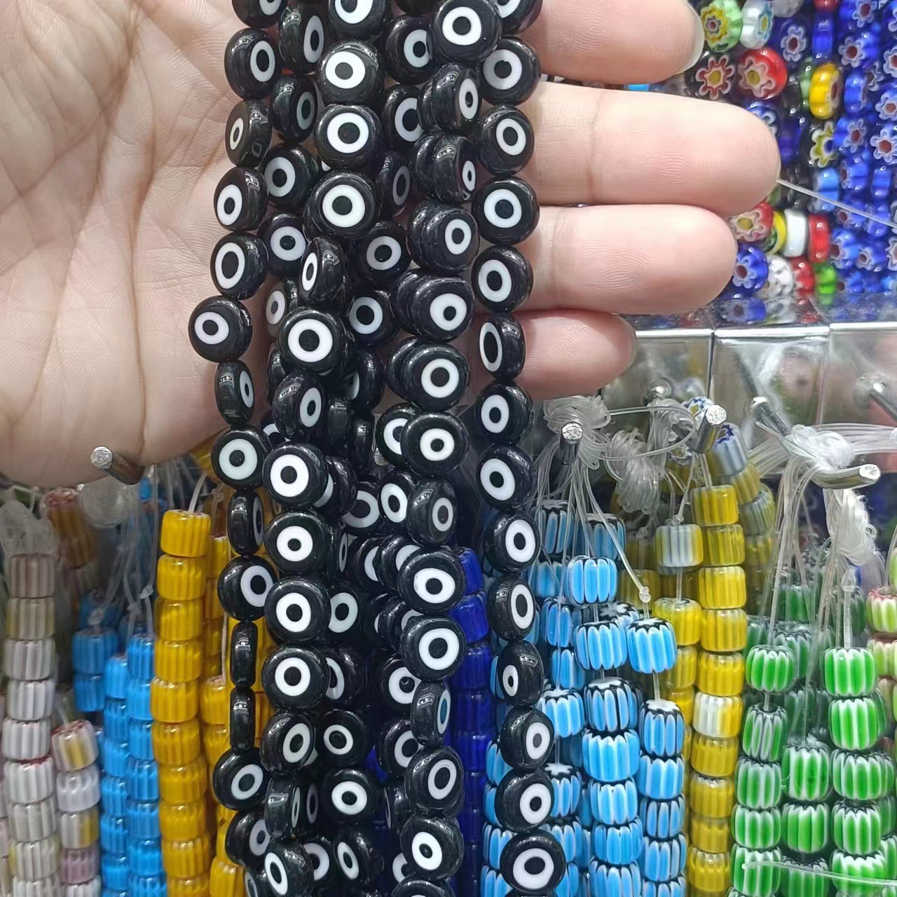 black 6mm (about 60 pieces)