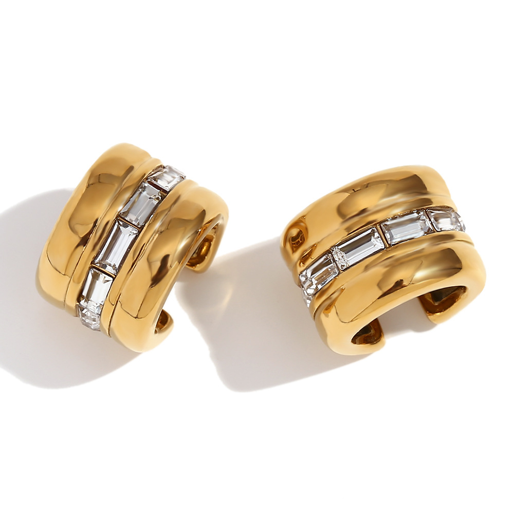 2:Ear clip with diamonds-gold-white diamonds