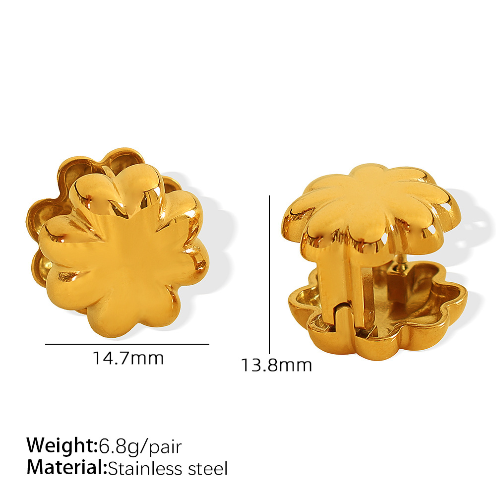 3:EH657 gold ear clip