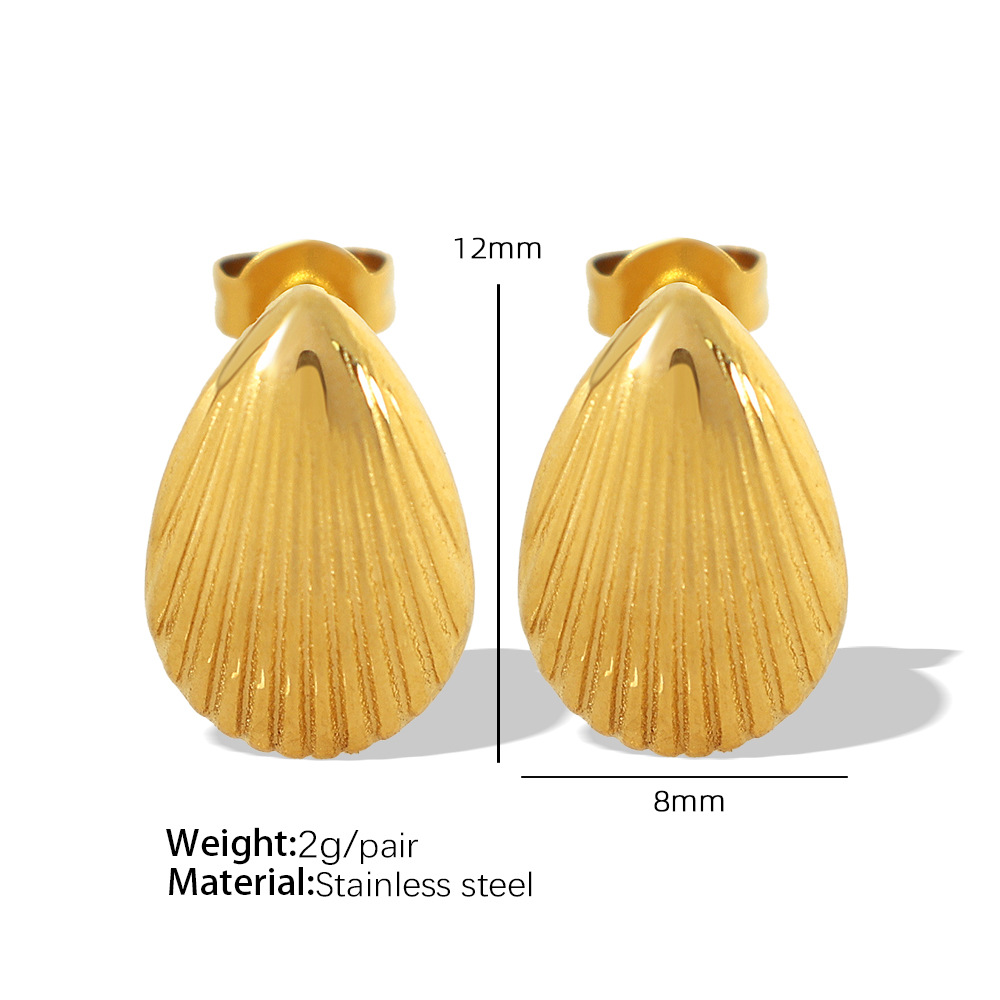 1:EH20 gold stud earrings