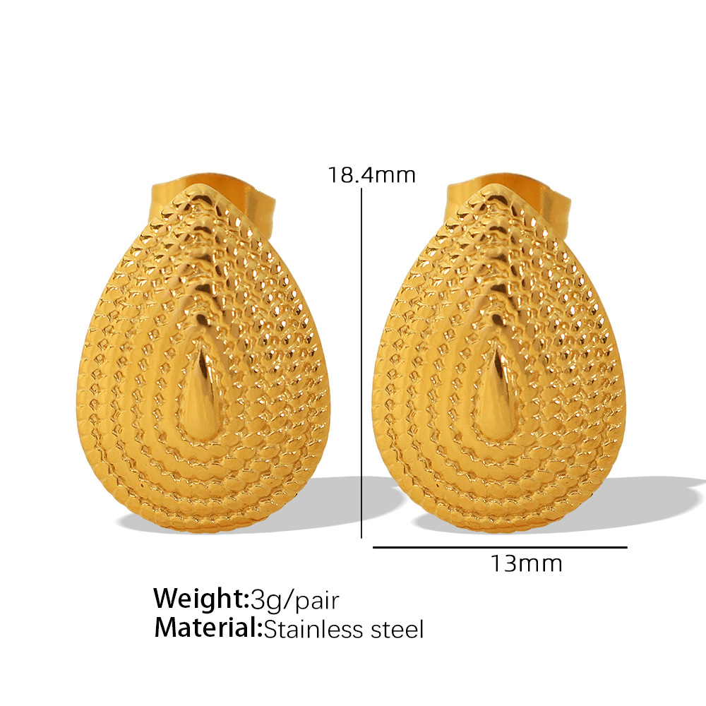 5:EH225 gold stud earrings