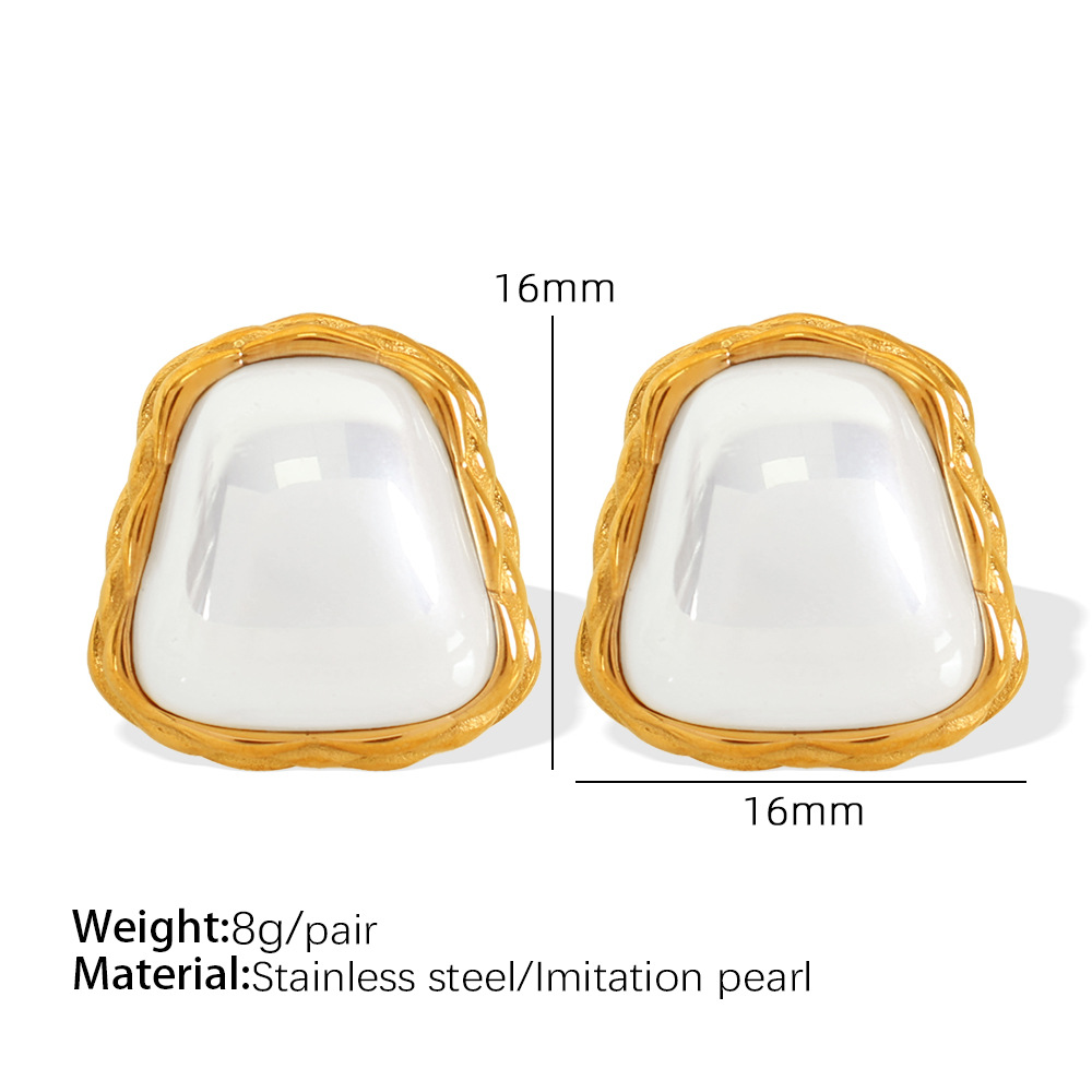 1:EH281 gold colored bead earrings