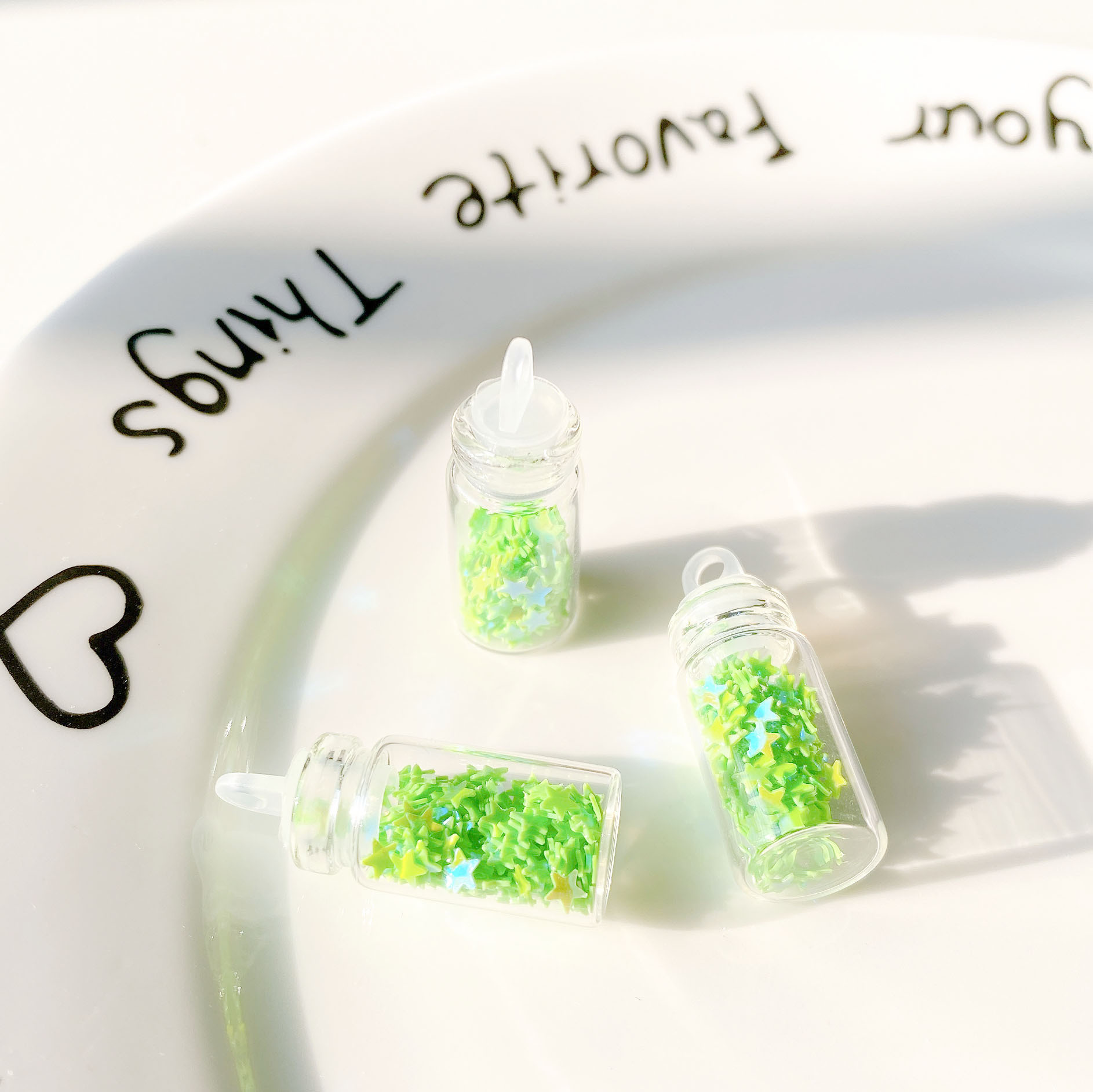 3:Light green five-pointed star sequin glass bottle pendant