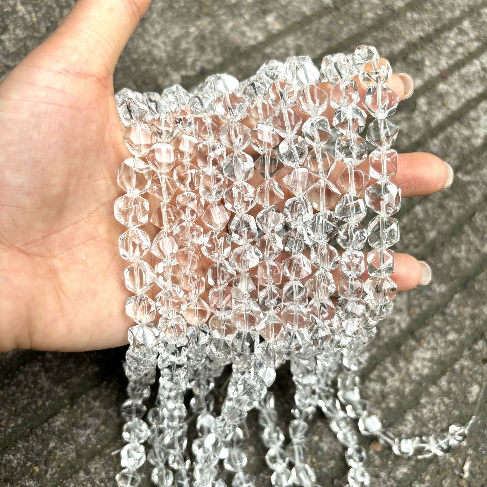 1:8mm(about 43 pieces)