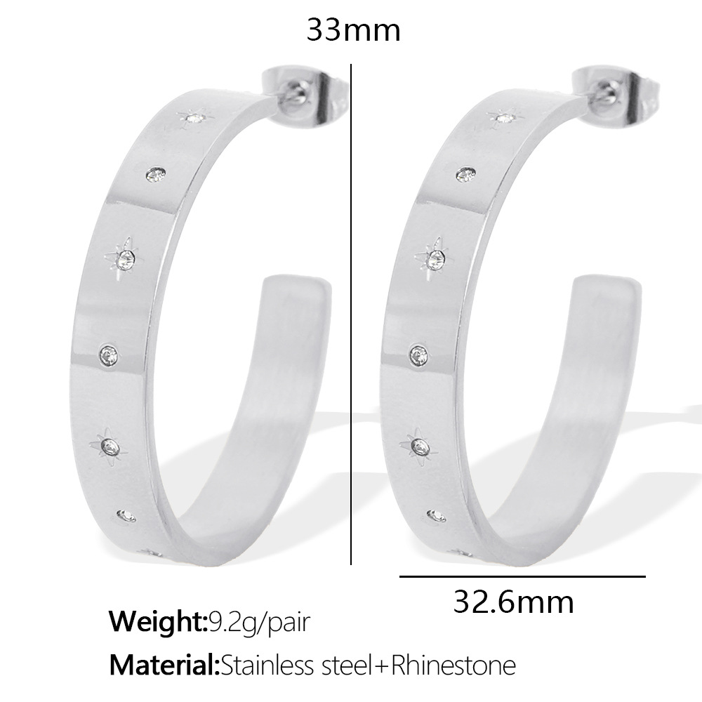 4:EH542 silver earrings