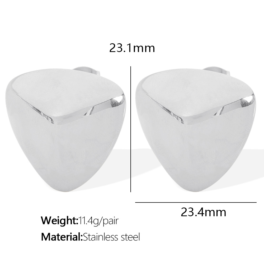 4:EH480 silver earrings