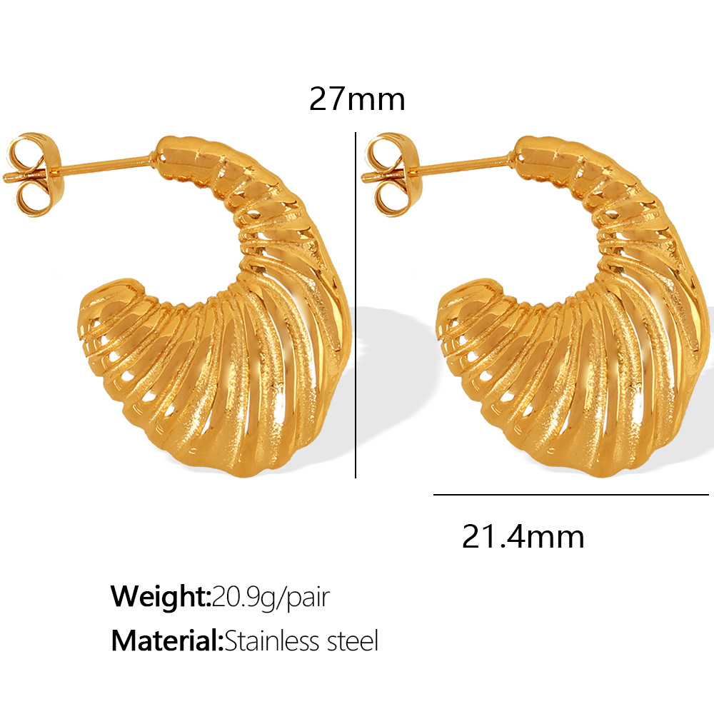 2:EH405 gold earrings