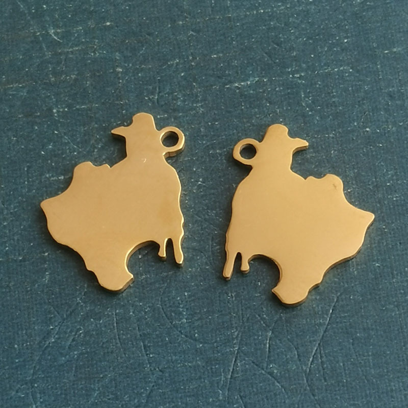 2:Gold pendant (779)