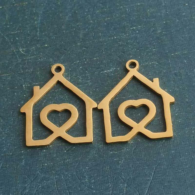 2:Gold pendant (754)