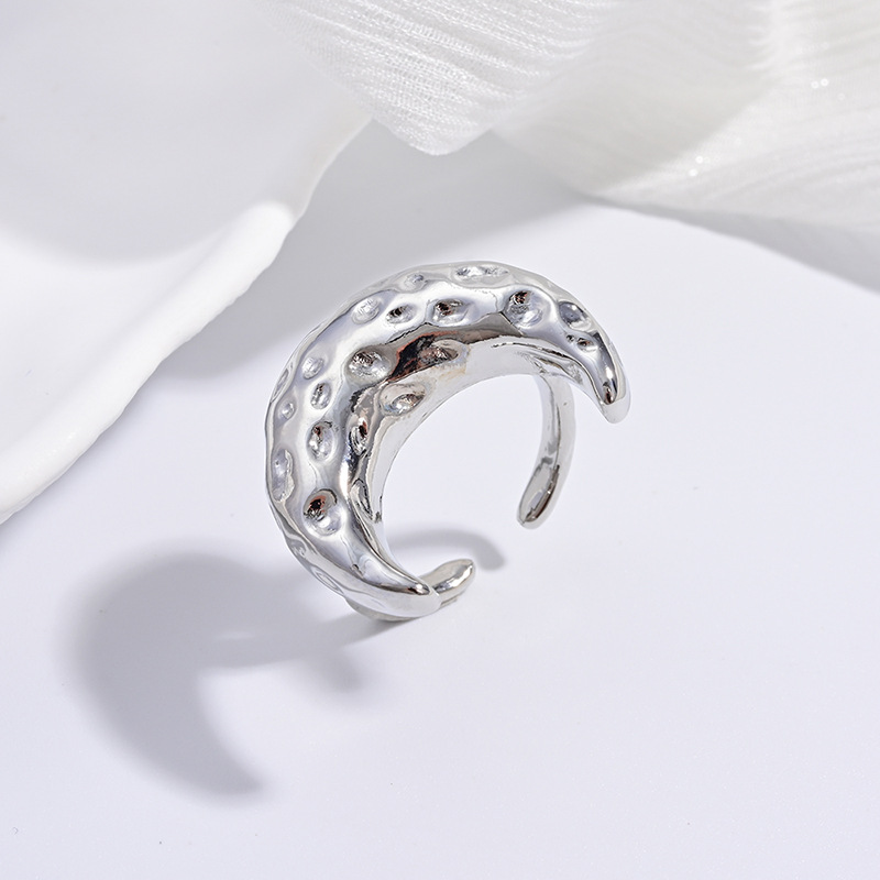 4:Vj714 white gold hammered moon ring