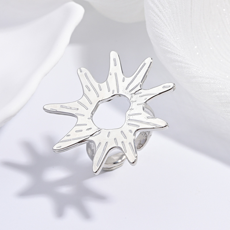 2:Vj711 white gold sunflower ring